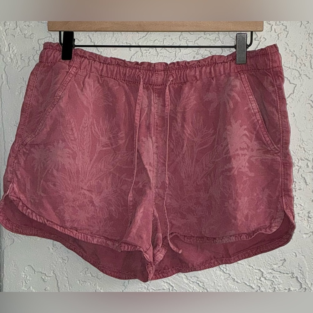 American Eagle Outfitters Pink Hawaiian Drawstring Shorts